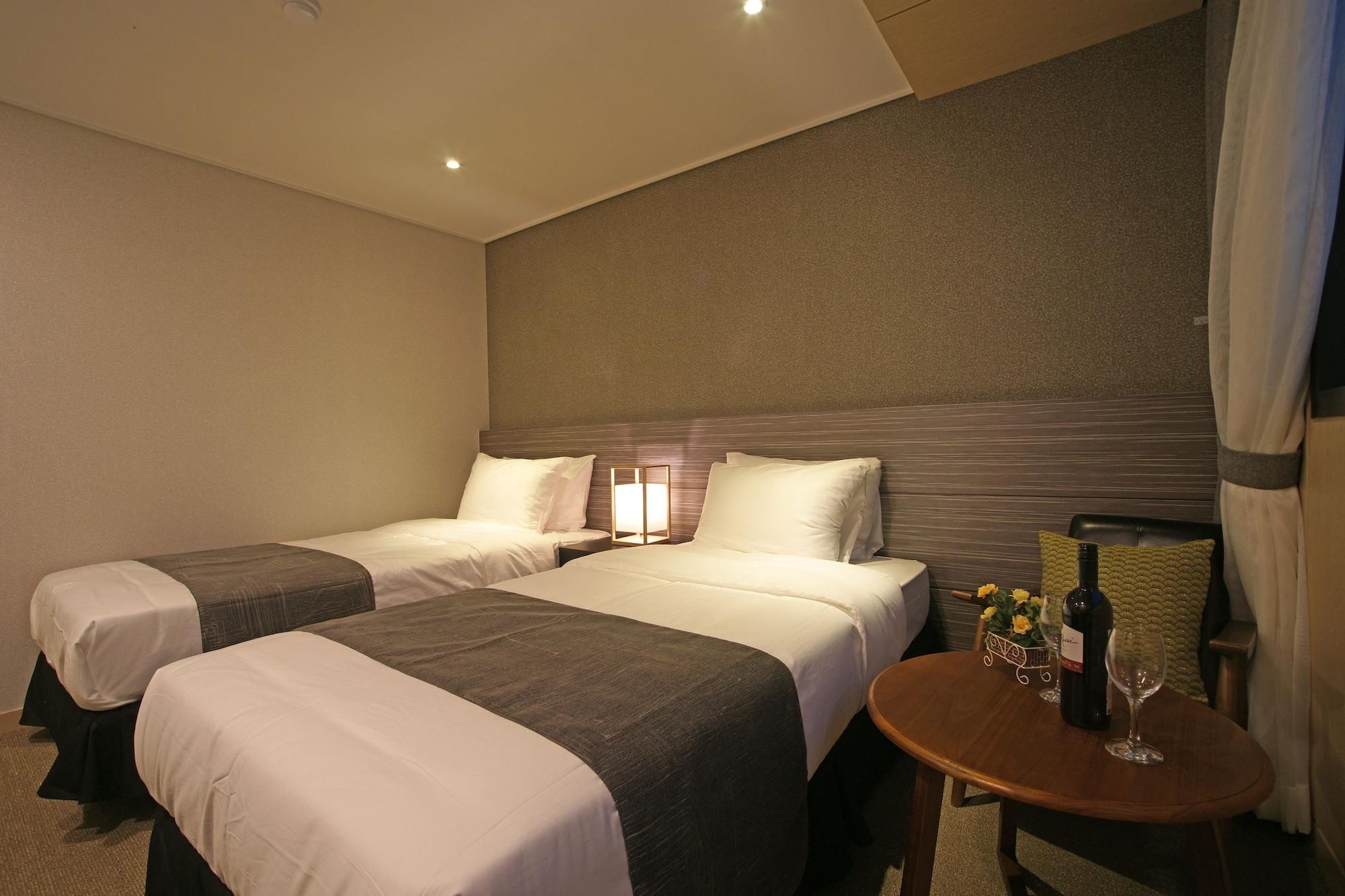 I-Jin Hotel Jeju Eksteriør billede