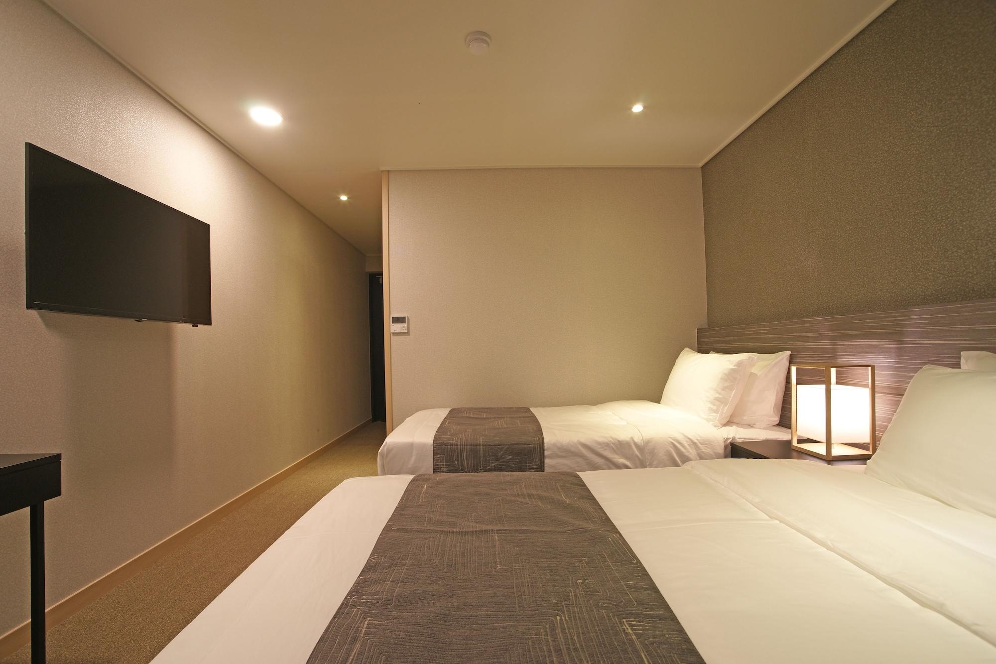 I-Jin Hotel Jeju Eksteriør billede