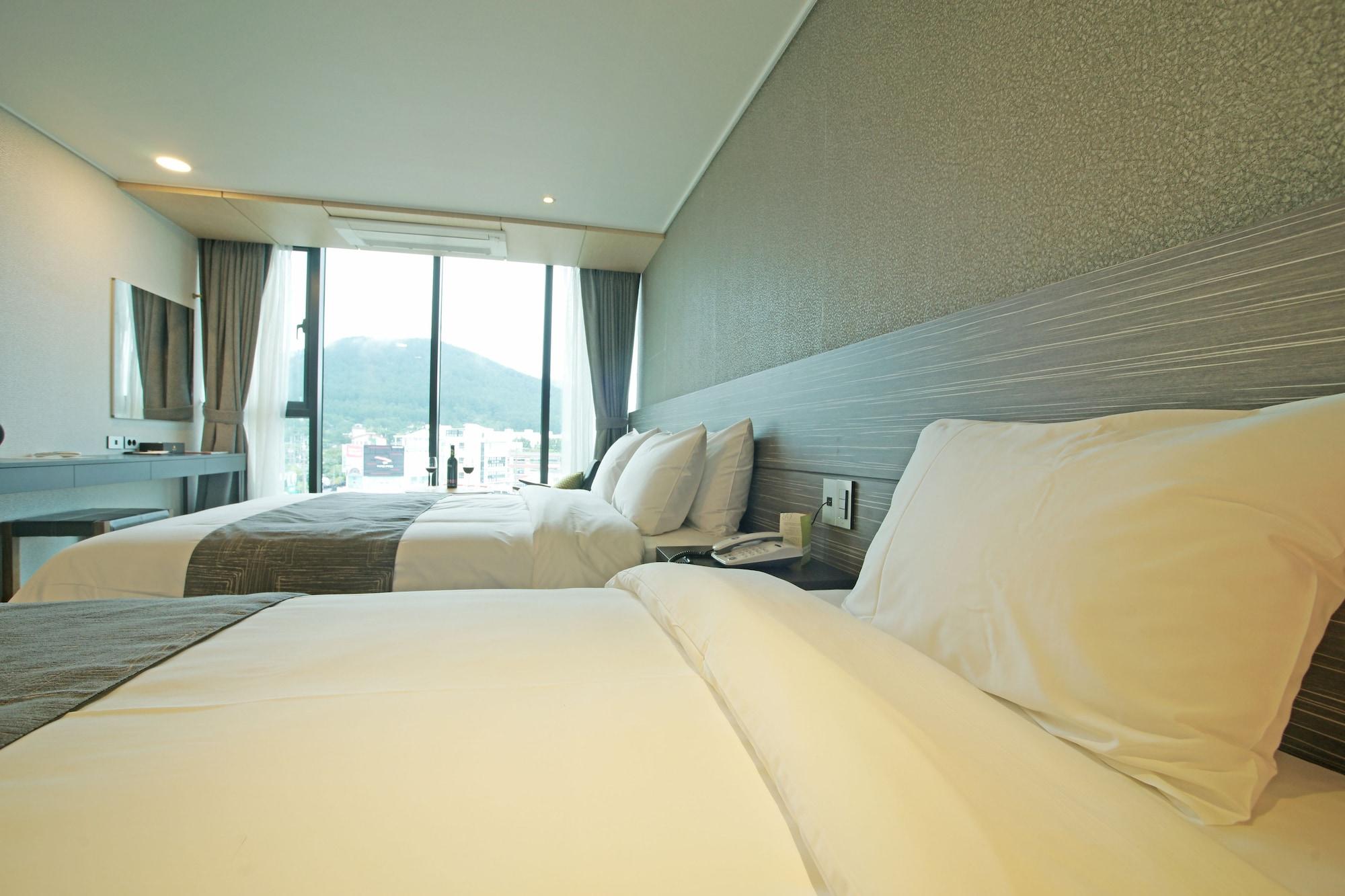 I-Jin Hotel Jeju Eksteriør billede