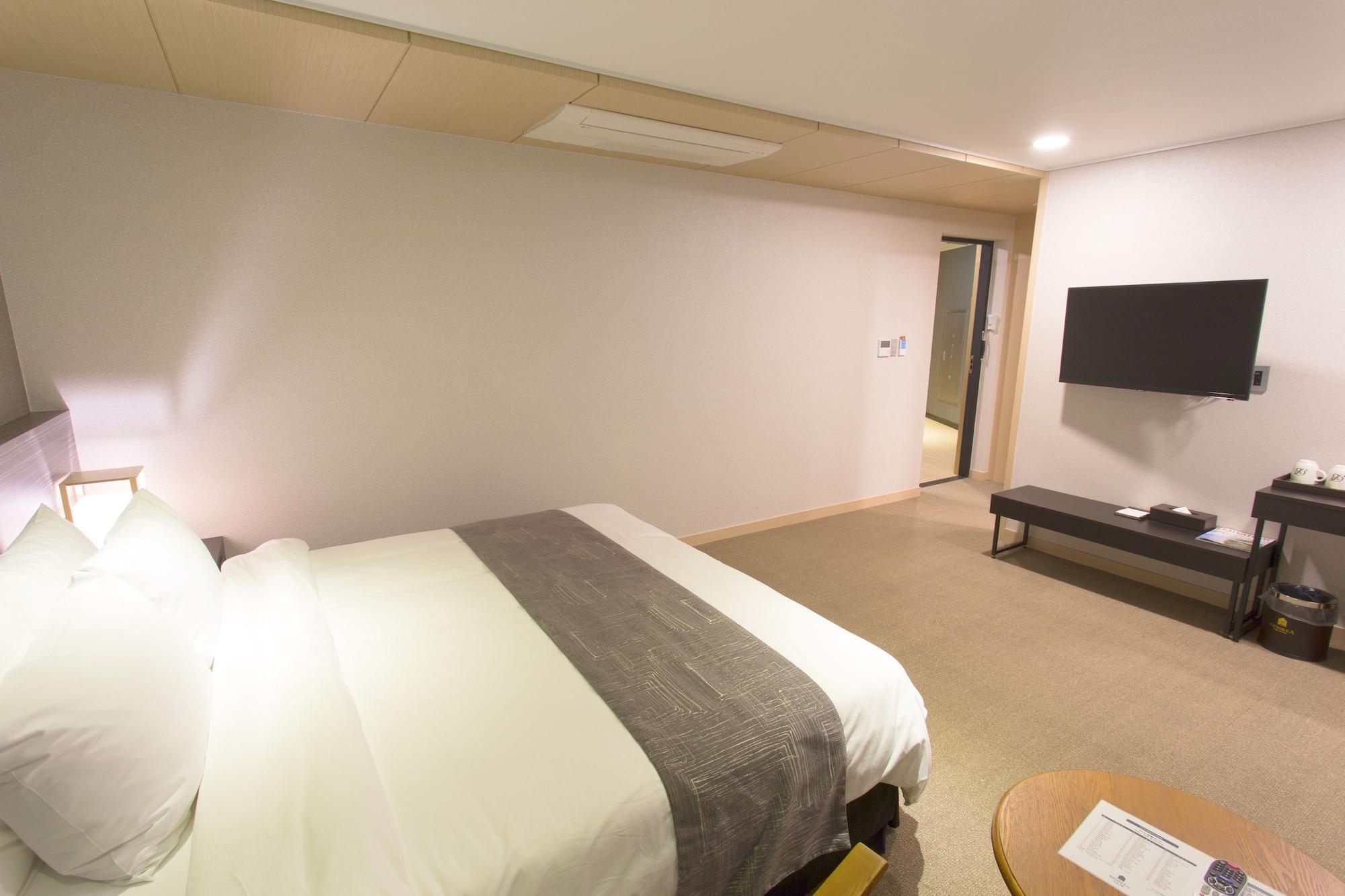 I-Jin Hotel Jeju Eksteriør billede