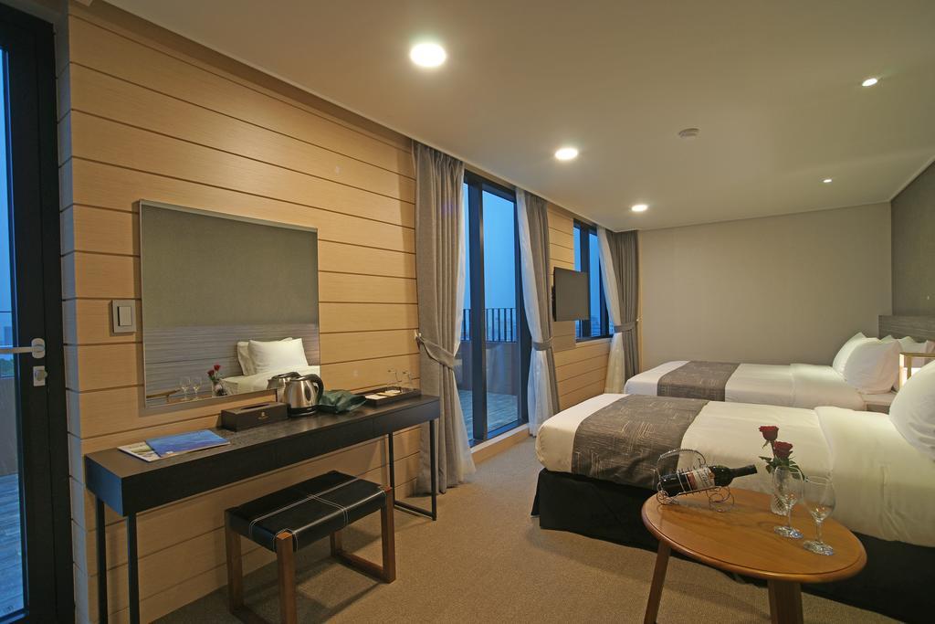 I-Jin Hotel Jeju Eksteriør billede