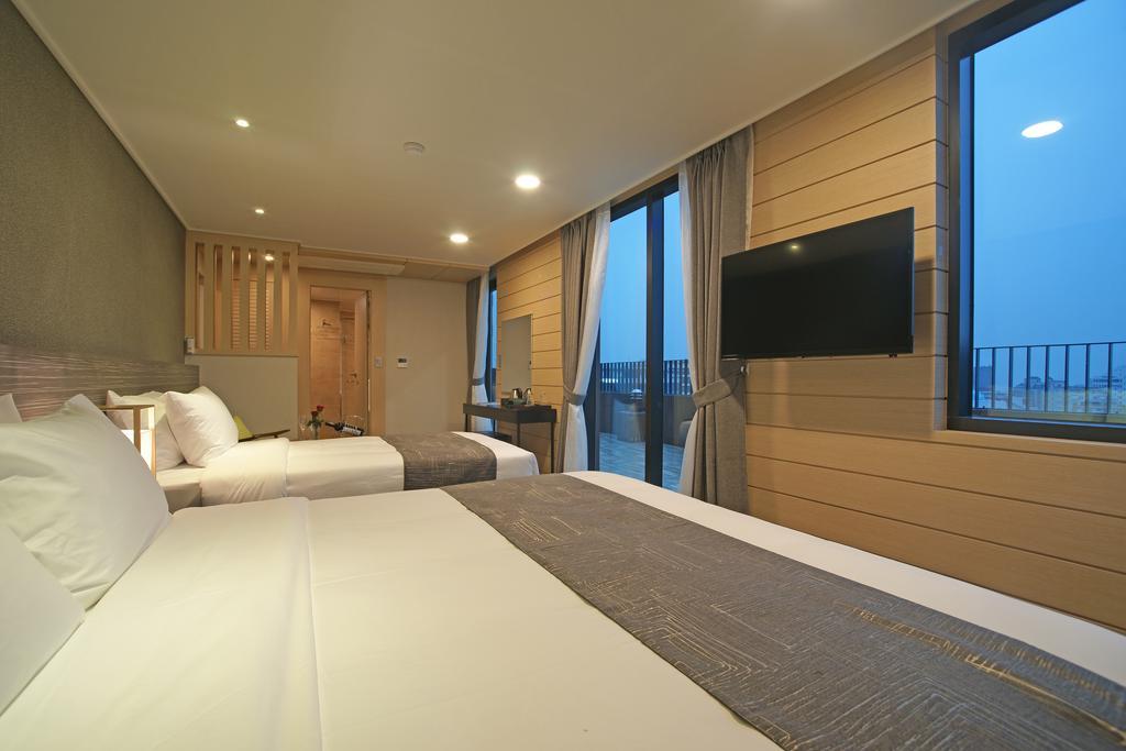 I-Jin Hotel Jeju Eksteriør billede