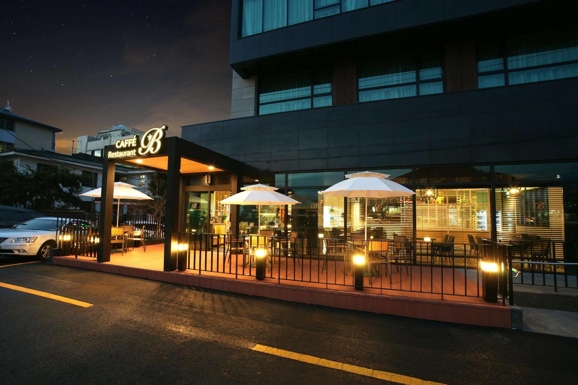 I-Jin Hotel Jeju Eksteriør billede
